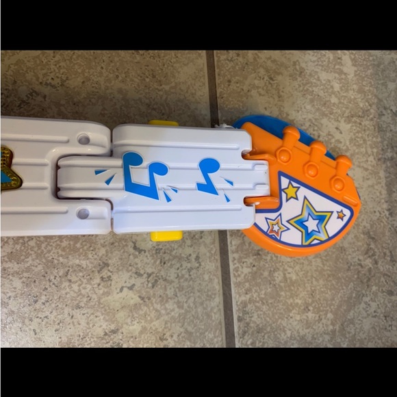 VTech Strum and Jam Kidi Musical Guitar Band - Picture 10 of 10